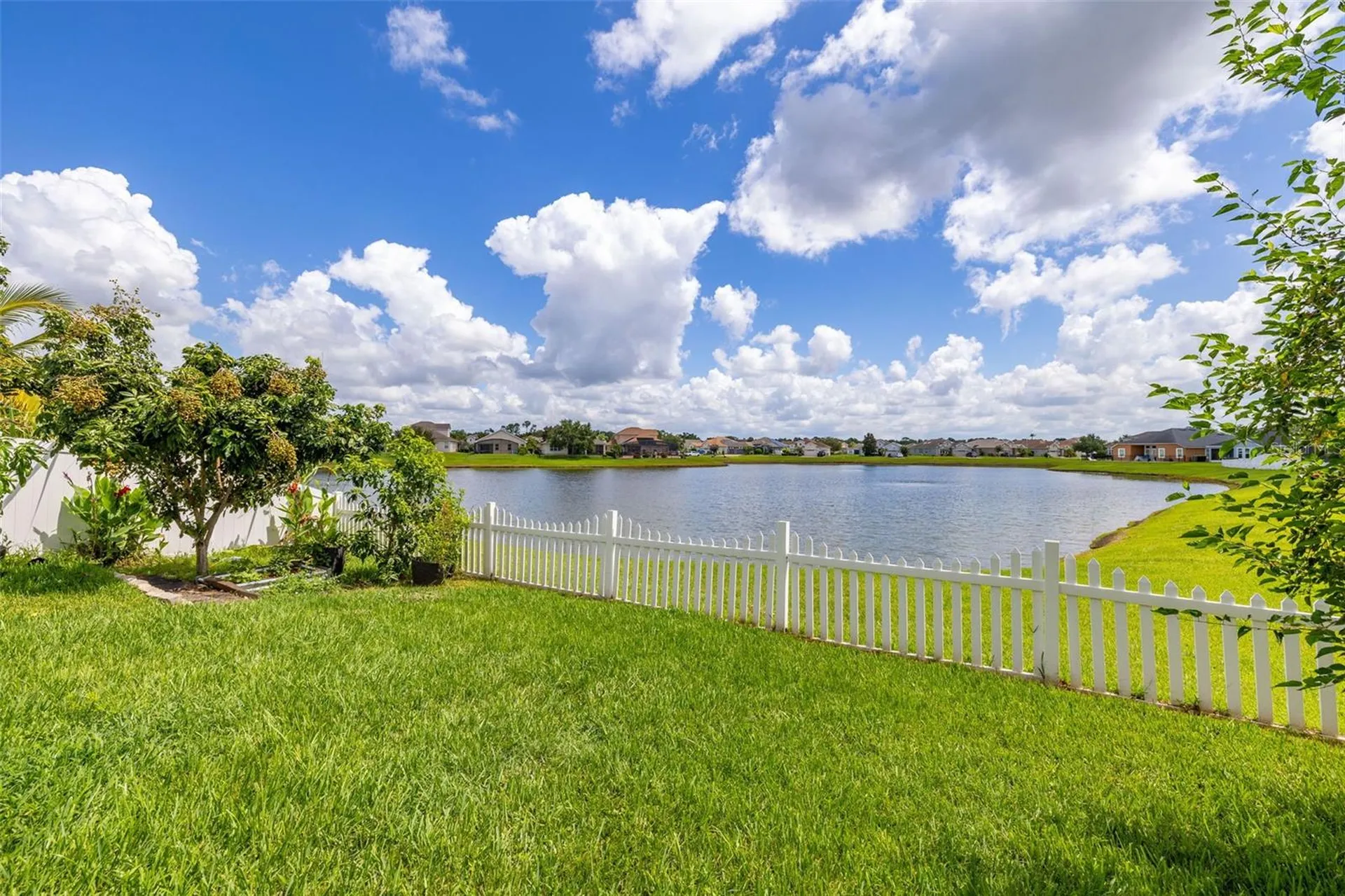 2823 Sail Breeze Way Kissimmee FL 34744