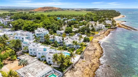 7 Paseo De La Balandras Dorado PR 00646