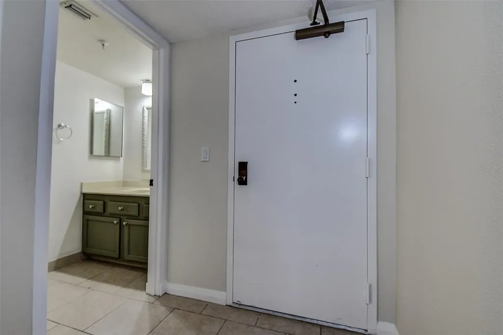 5940 Pelican Bay Plaza S Gulfport FL 33707