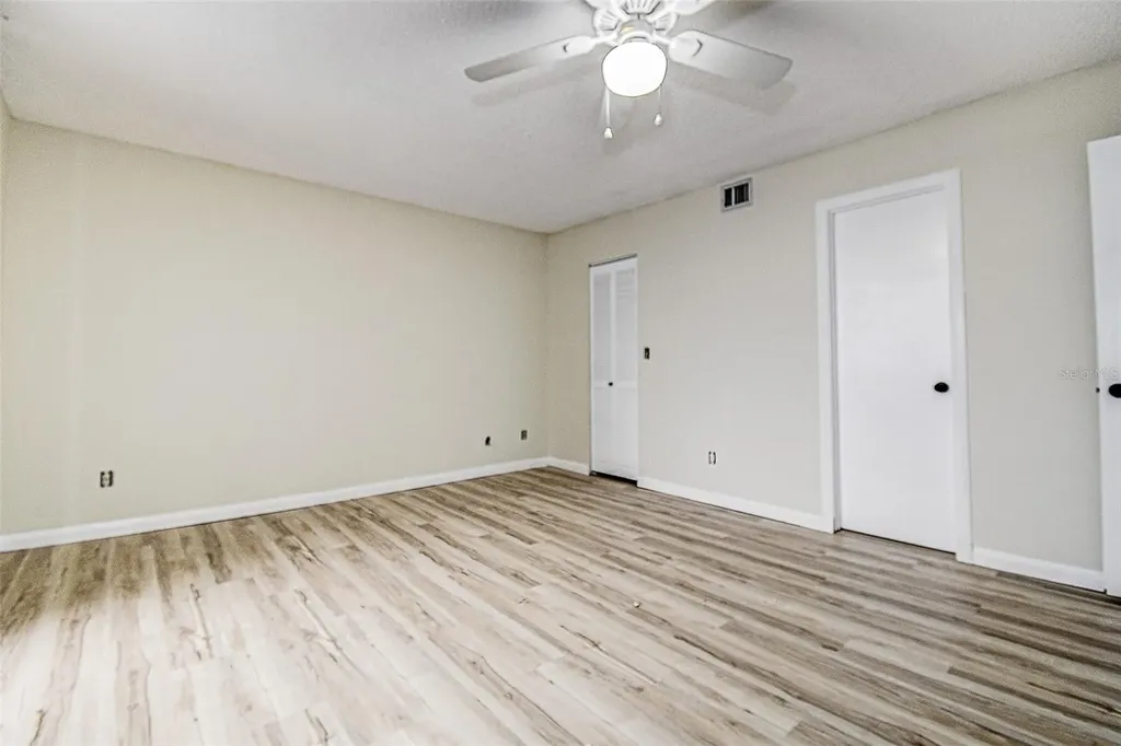 5940 Pelican Bay Plaza S Gulfport FL 33707