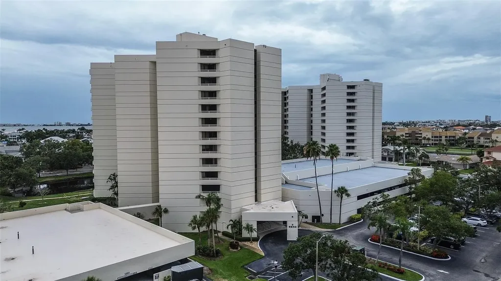 5940 Pelican Bay Plaza S Gulfport FL 33707