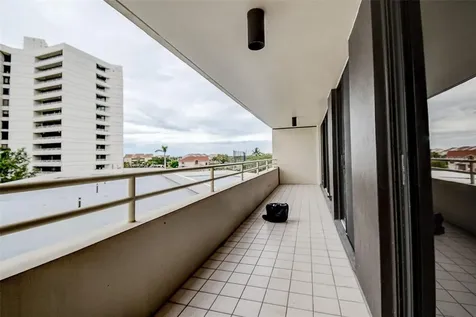 5940 Pelican Bay Plaza S Gulfport FL 33707