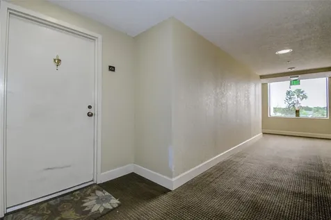 5940 Pelican Bay Plaza S Gulfport FL 33707