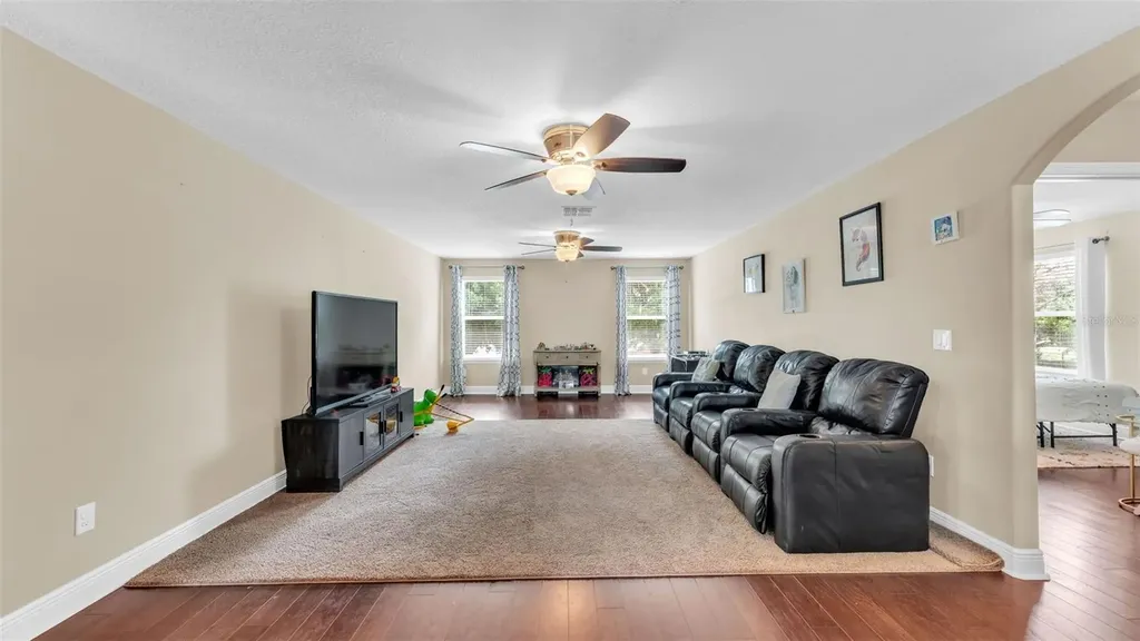 132 Magneta Loop Auburndale FL 33823