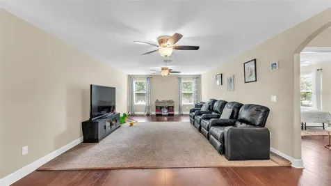 132 Magneta Loop Auburndale FL 33823