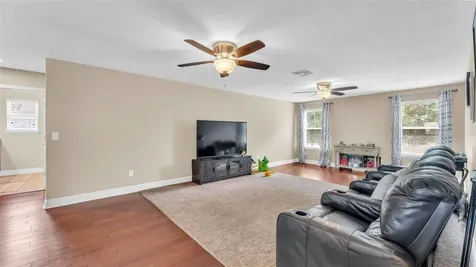 132 Magneta Loop Auburndale FL 33823