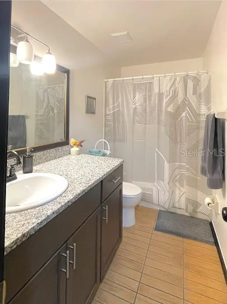 2011 Gamboge Drive Orlando FL 32822