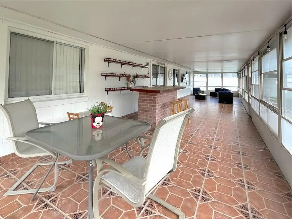 2011 Gamboge Drive Orlando FL 32822