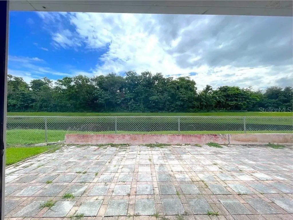 2011 Gamboge Drive Orlando FL 32822