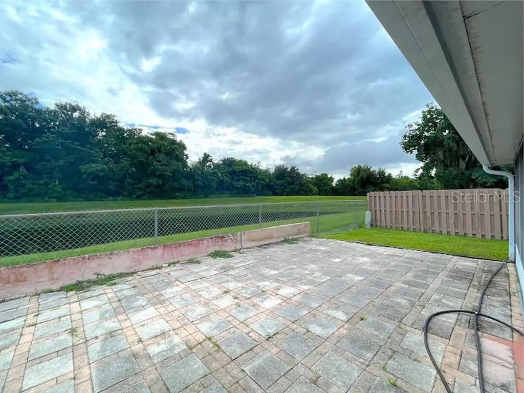 2011 Gamboge Drive Orlando FL 32822
