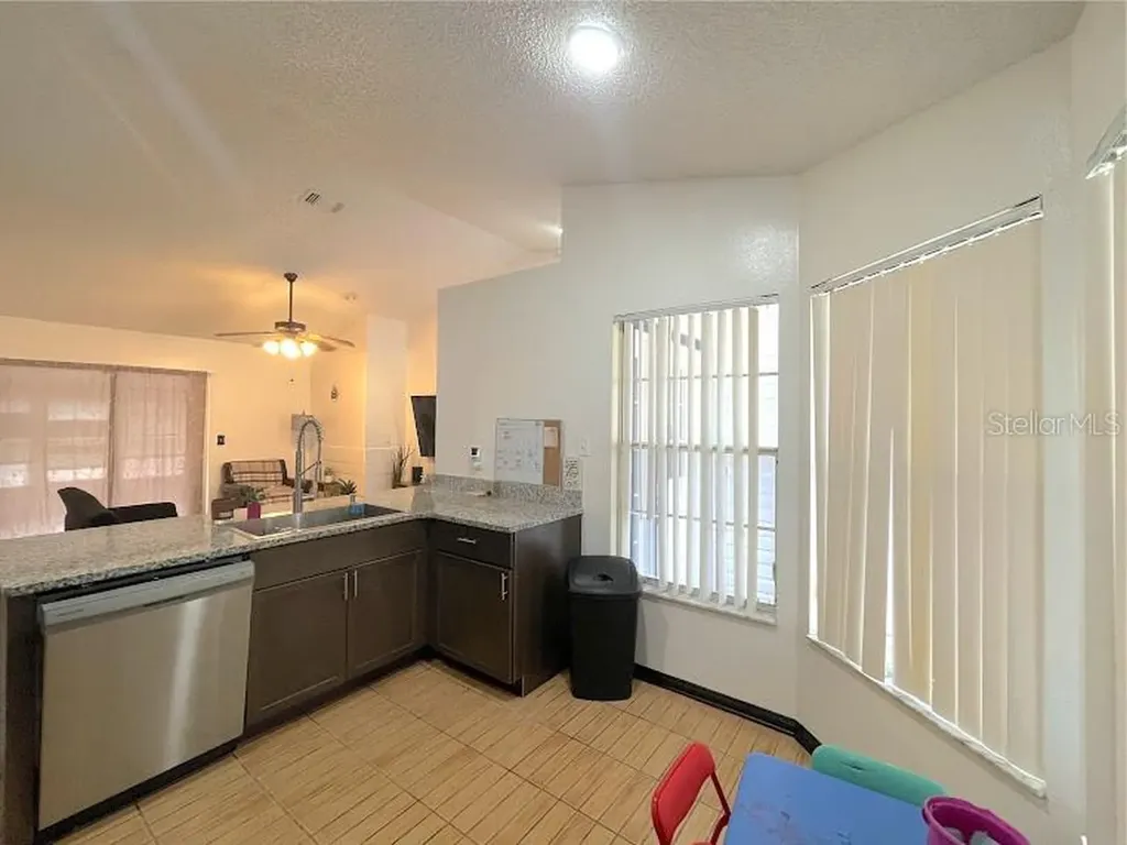 2011 Gamboge Drive Orlando FL 32822