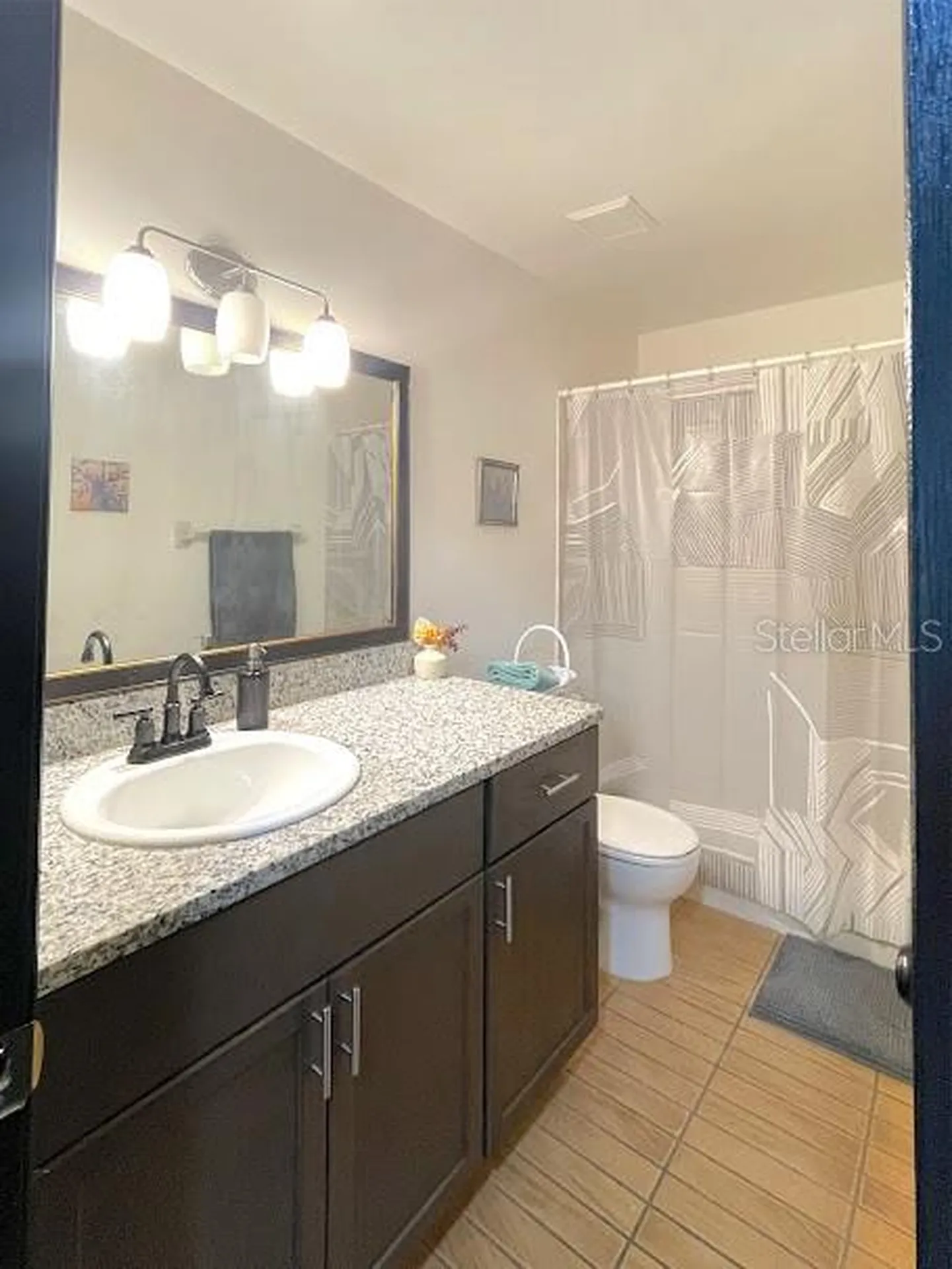 2011 Gamboge Drive Orlando FL 32822
