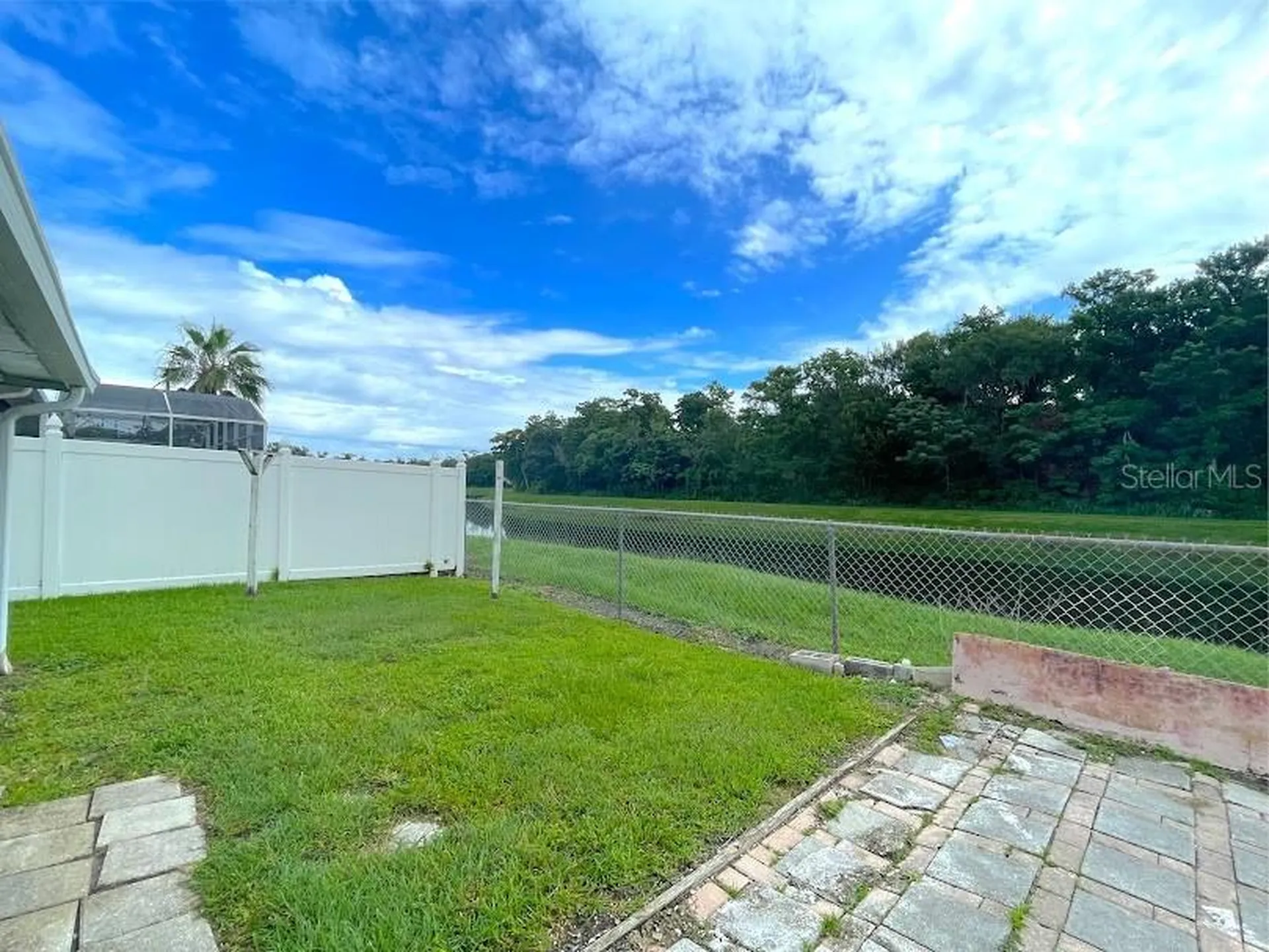 2011 Gamboge Drive Orlando FL 32822