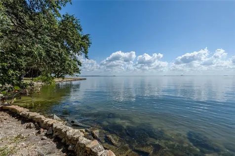 6210 Bayshore Boulevard Tampa FL 33611