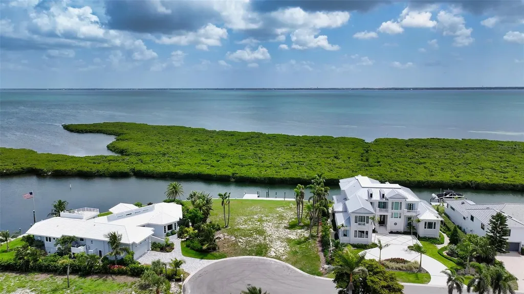 1630 Harbor Cay Lane Longboat Key FL 34228