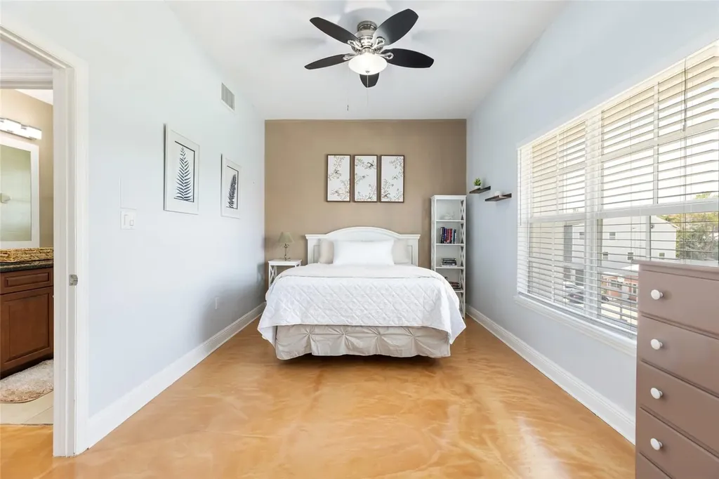 141 175th Avenue E Redington Shores FL 33708