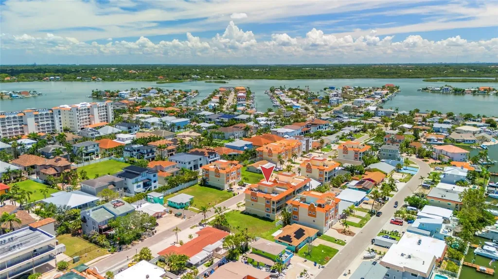 141 175th Avenue E Redington Shores FL 33708