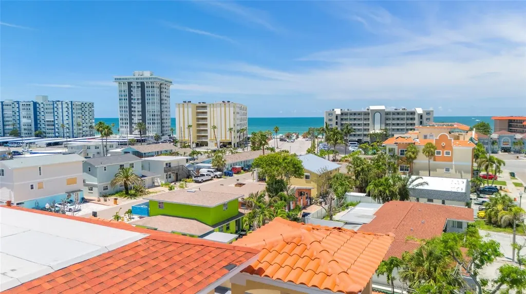141 175th Avenue E Redington Shores FL 33708