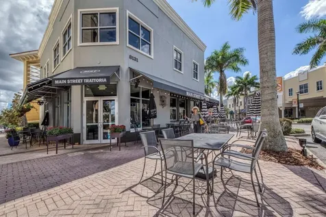 8111 Lakewood Main Street Lakewood Ranch FL 34202