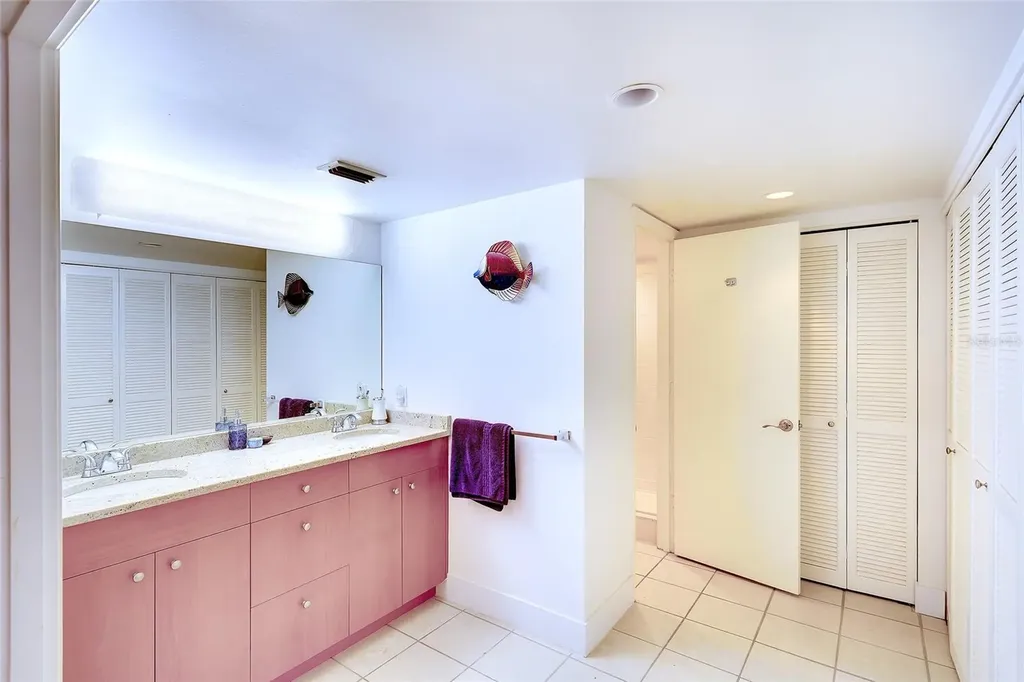 2039 Gulf Of Mexico Drive Longboat Key FL 34228