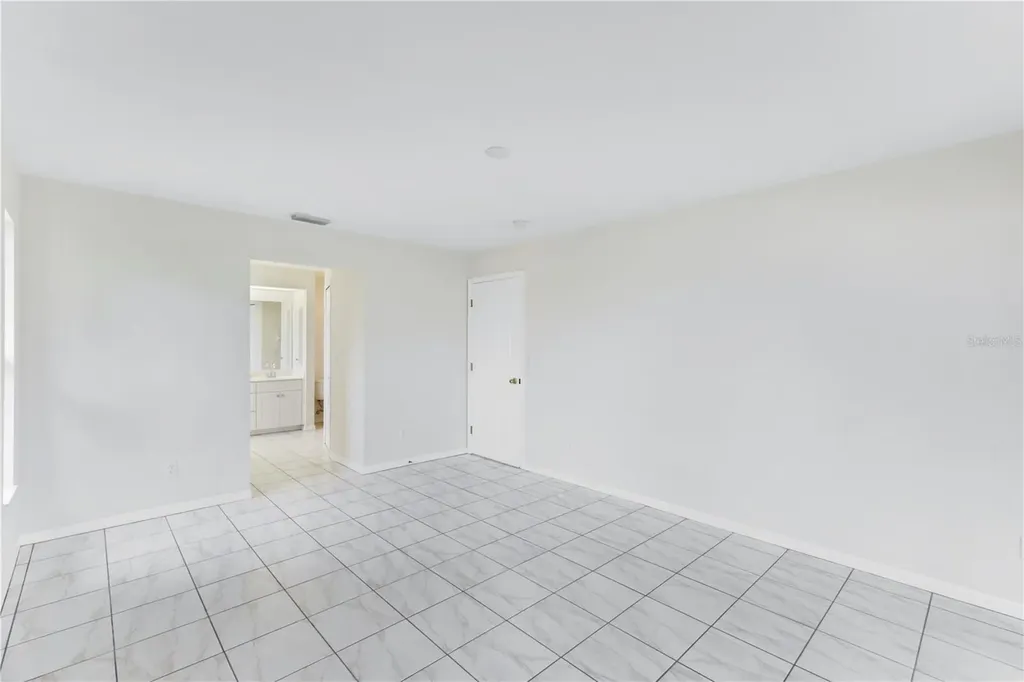 204 SE 19th Terrace Cape Coral FL 33990