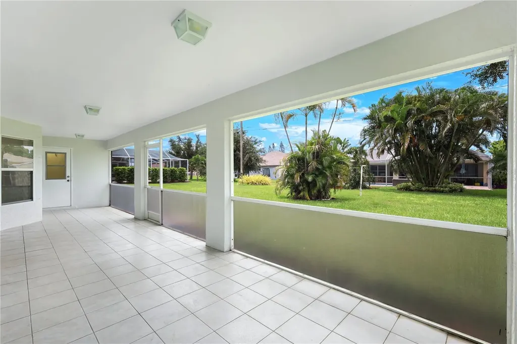 204 SE 19th Terrace Cape Coral FL 33990