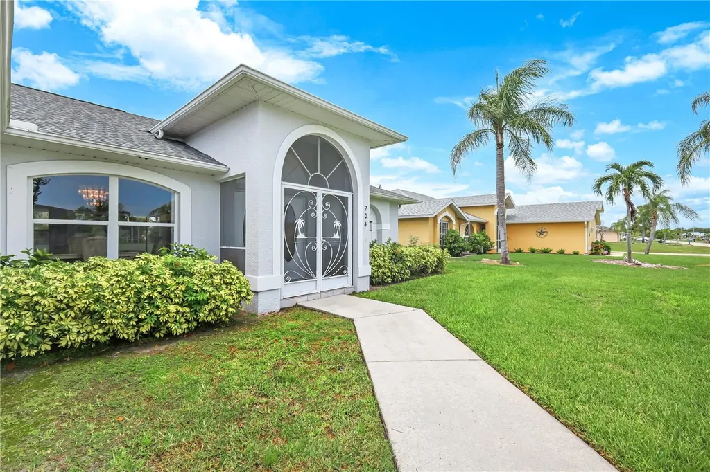 204 SE 19th Terrace Cape Coral FL 33990