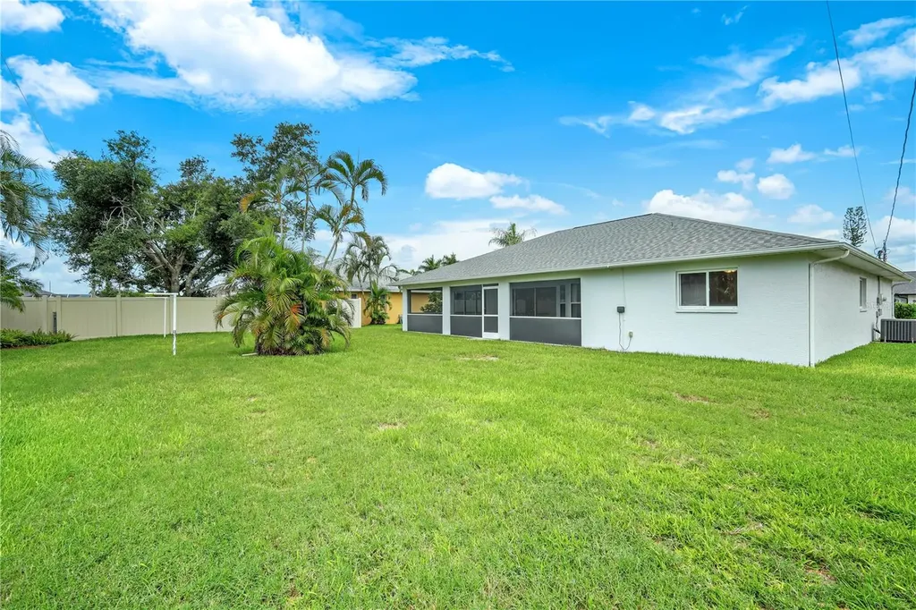 204 SE 19th Terrace Cape Coral FL 33990