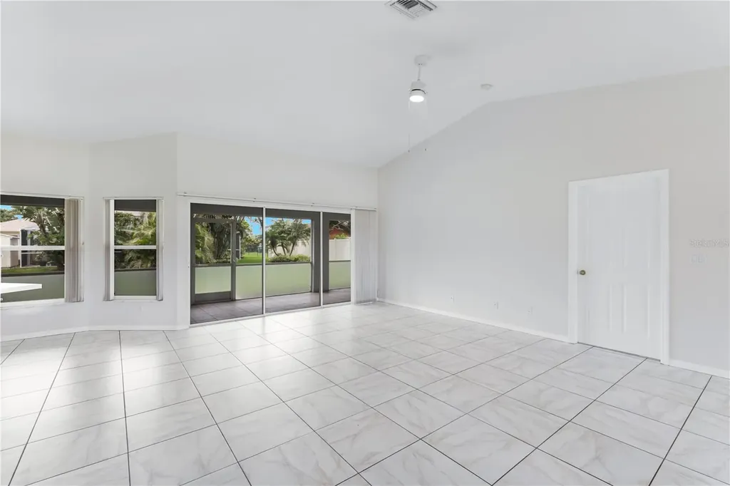 204 SE 19th Terrace Cape Coral FL 33990