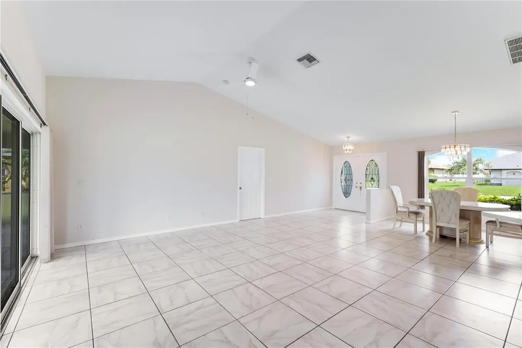 204 SE 19th Terrace Cape Coral FL 33990