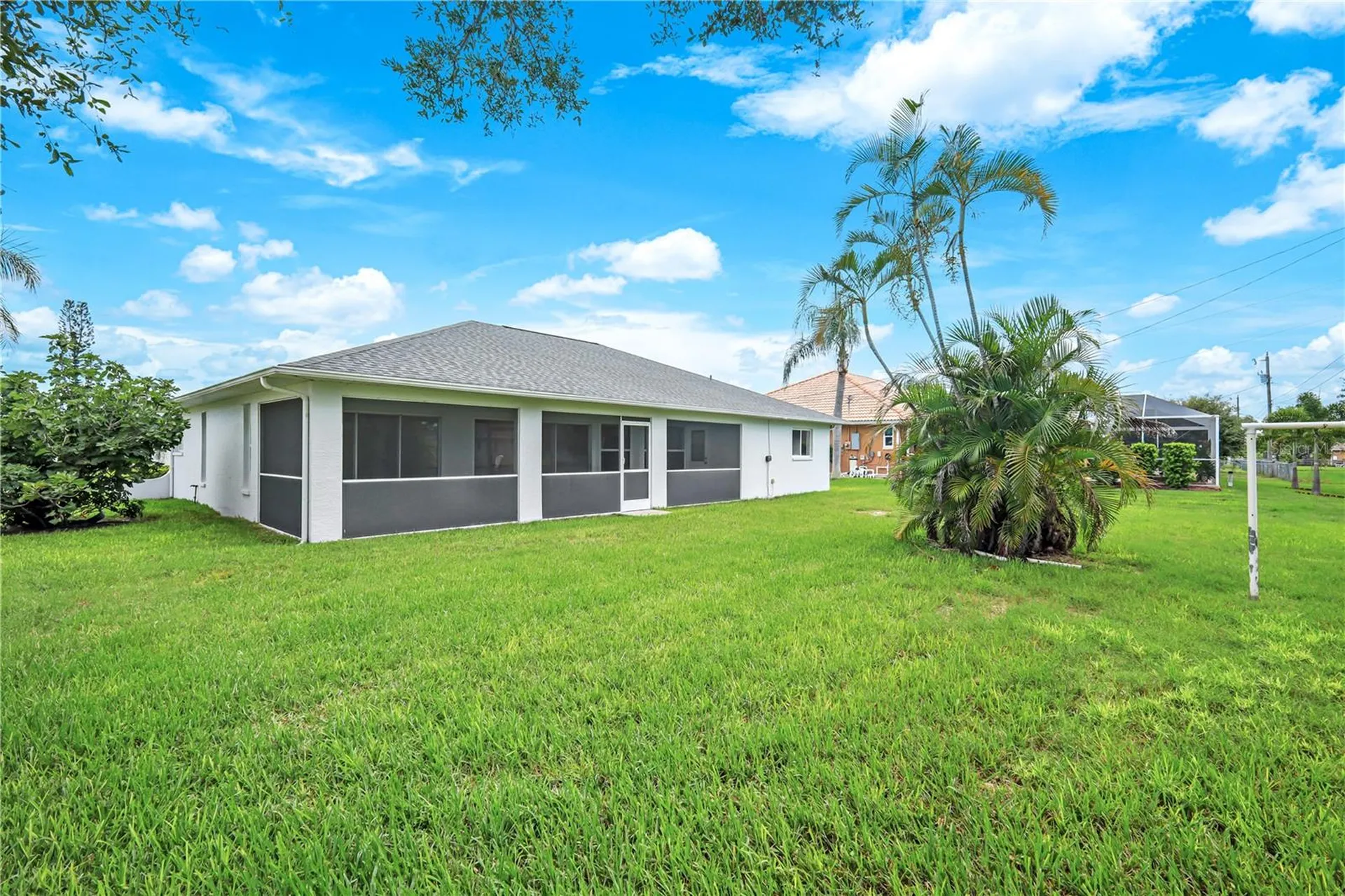 204 SE 19th Terrace Cape Coral FL 33990