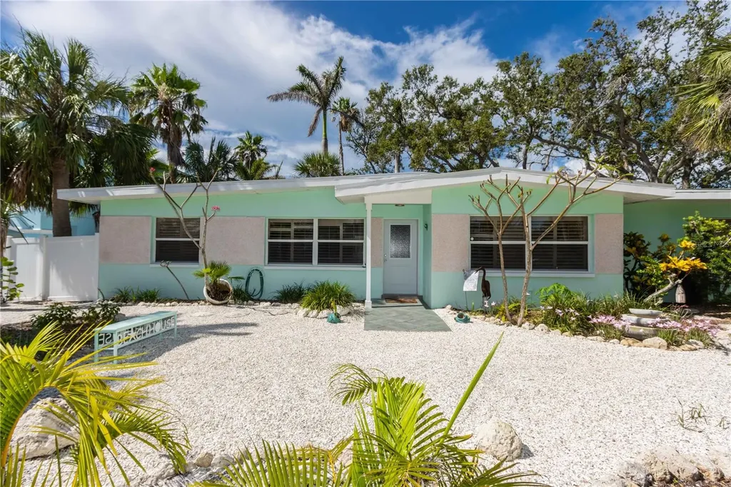 112 7th Street Belleair Beach FL 33786