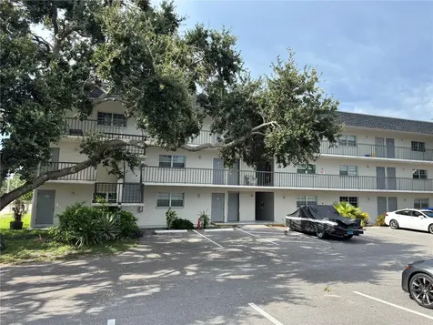 1185 58th Street N St Petersburg FL 33710