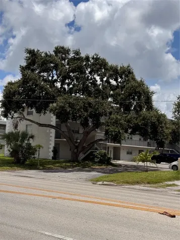 1185 58th Street N St Petersburg FL 33710