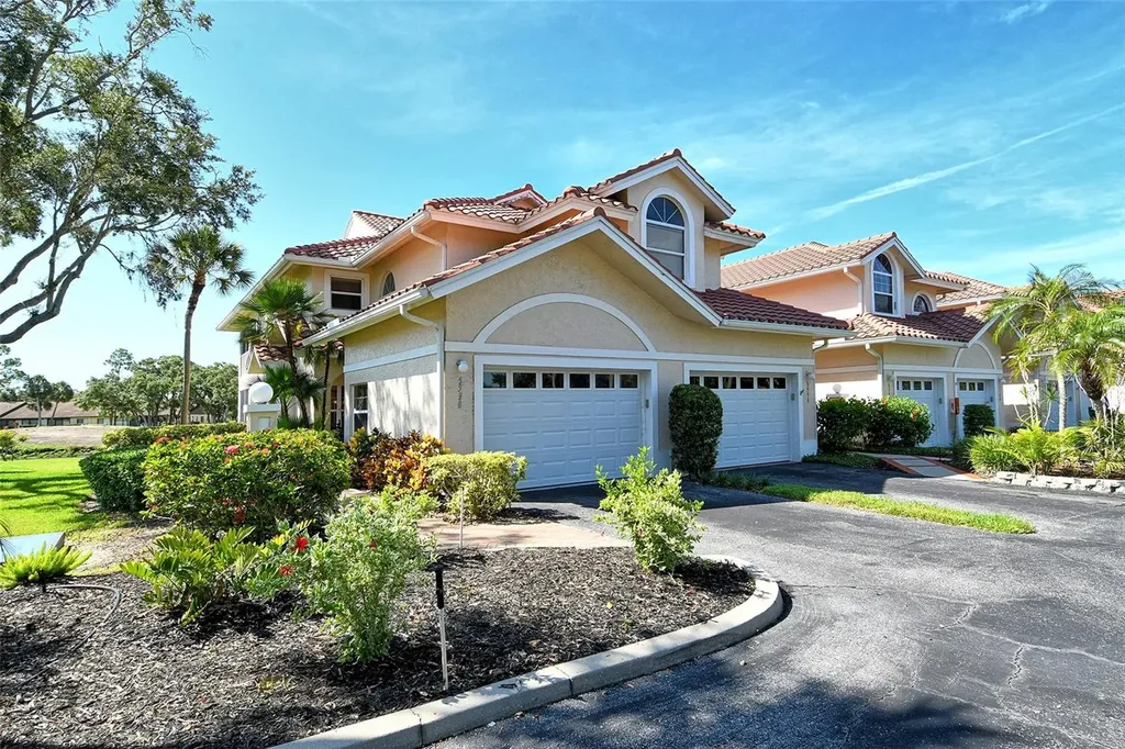 5598 Golf Pointe Drive Sarasota FL 34243