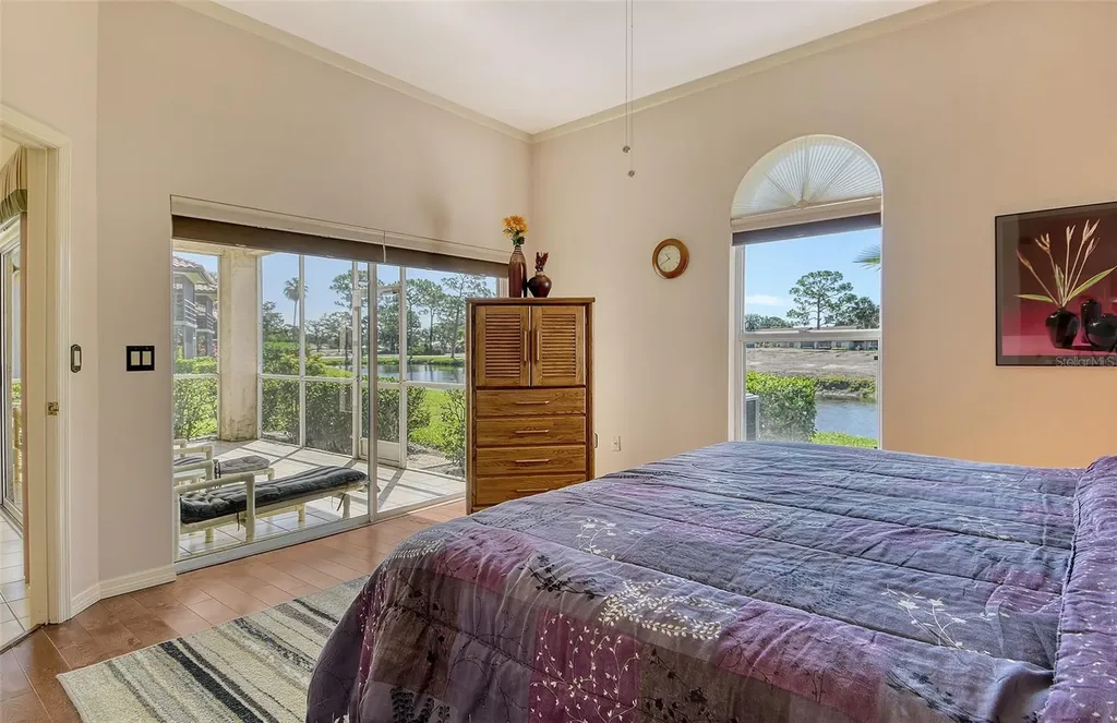 5598 Golf Pointe Drive Sarasota FL 34243