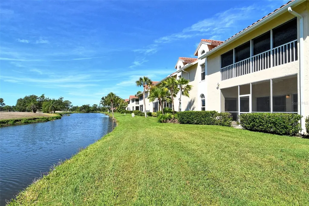 5598 Golf Pointe Drive Sarasota FL 34243