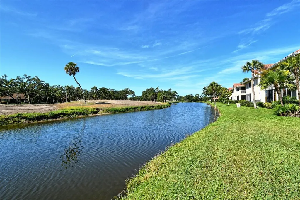 5598 Golf Pointe Drive Sarasota FL 34243