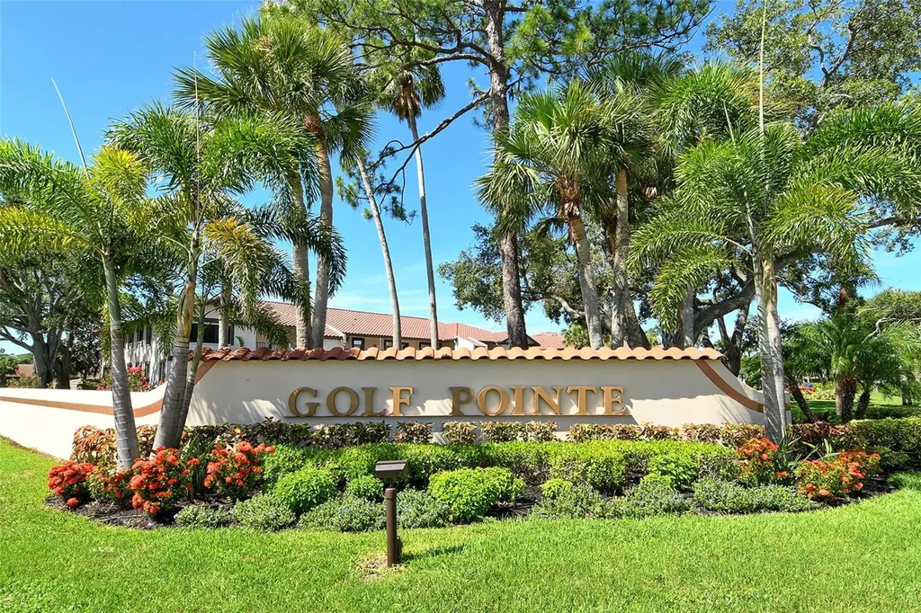 5598 Golf Pointe Drive Sarasota FL 34243