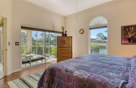 5598 Golf Pointe Drive Sarasota FL 34243