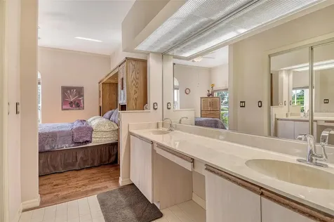 5598 Golf Pointe Drive Sarasota FL 34243