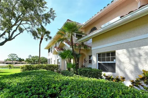 5598 Golf Pointe Drive Sarasota FL 34243