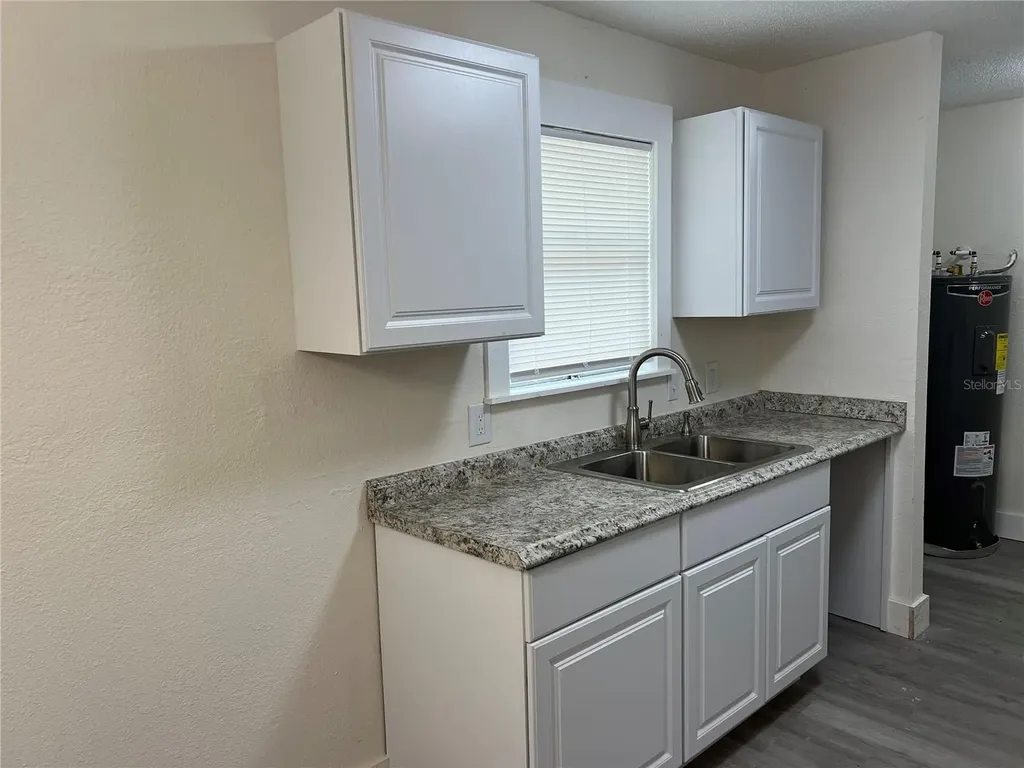 2075 Dixie Avenue Sanford FL 32771