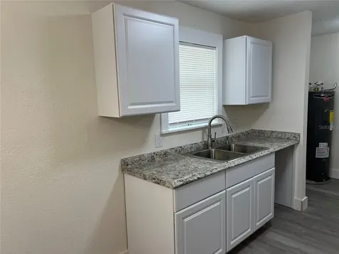 2075 Dixie Avenue Sanford FL 32771