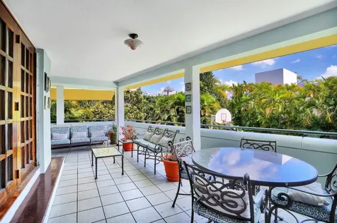 . J Street Guaynabo PR 00966