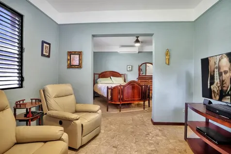 . J Street Guaynabo PR 00966