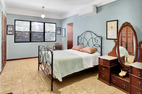 . J Street Guaynabo PR 00966
