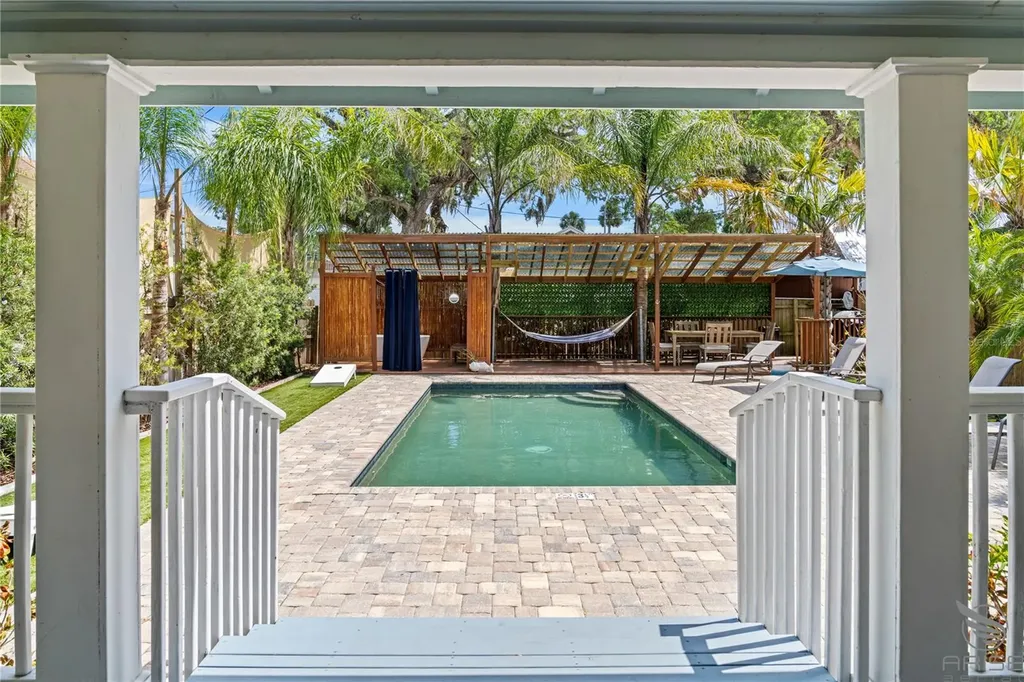 305 Live Oak New Smyrna Beach FL 32168