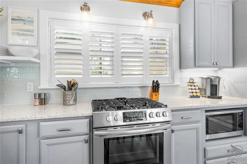 305 Live Oak New Smyrna Beach FL 32168