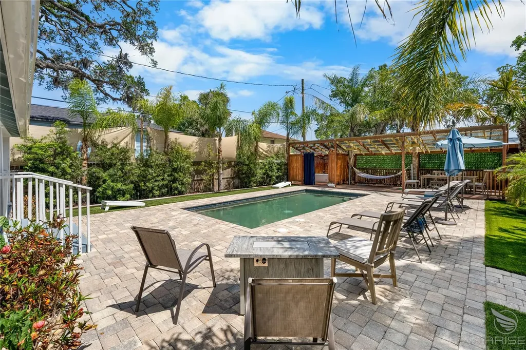 305 Live Oak New Smyrna Beach FL 32168